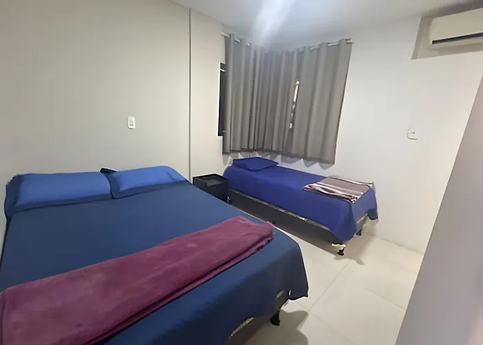 Para 10 Pessoas, 03 Quartos Ar Condicionado E Ventilador, Garagem, Atras Do Hospital Da Unimed