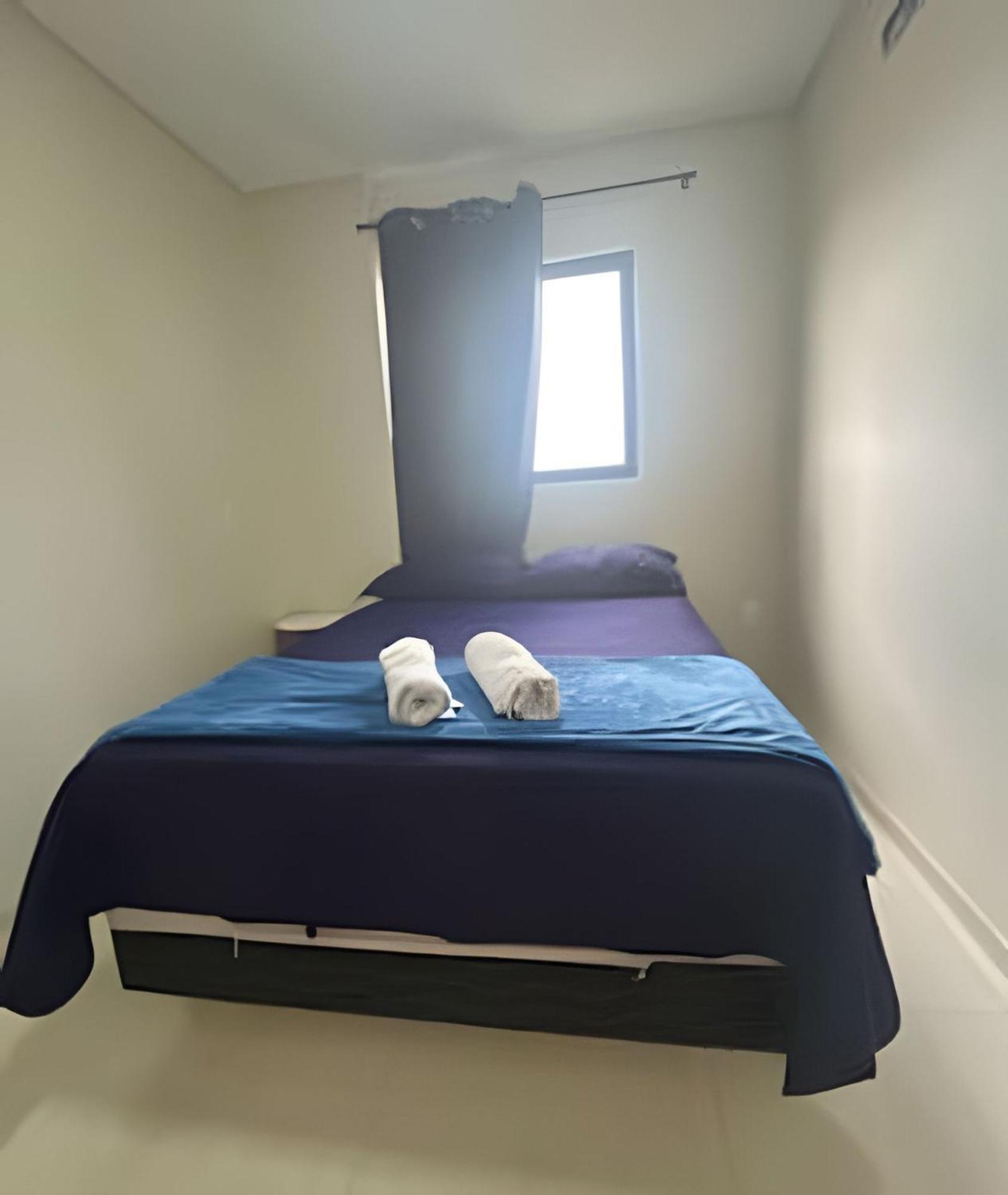 10 Pessoas, 03 Quartos Ar Condicionado E Ventilador, Garagem, Atras Do Hospital Da Unimed Apartment *