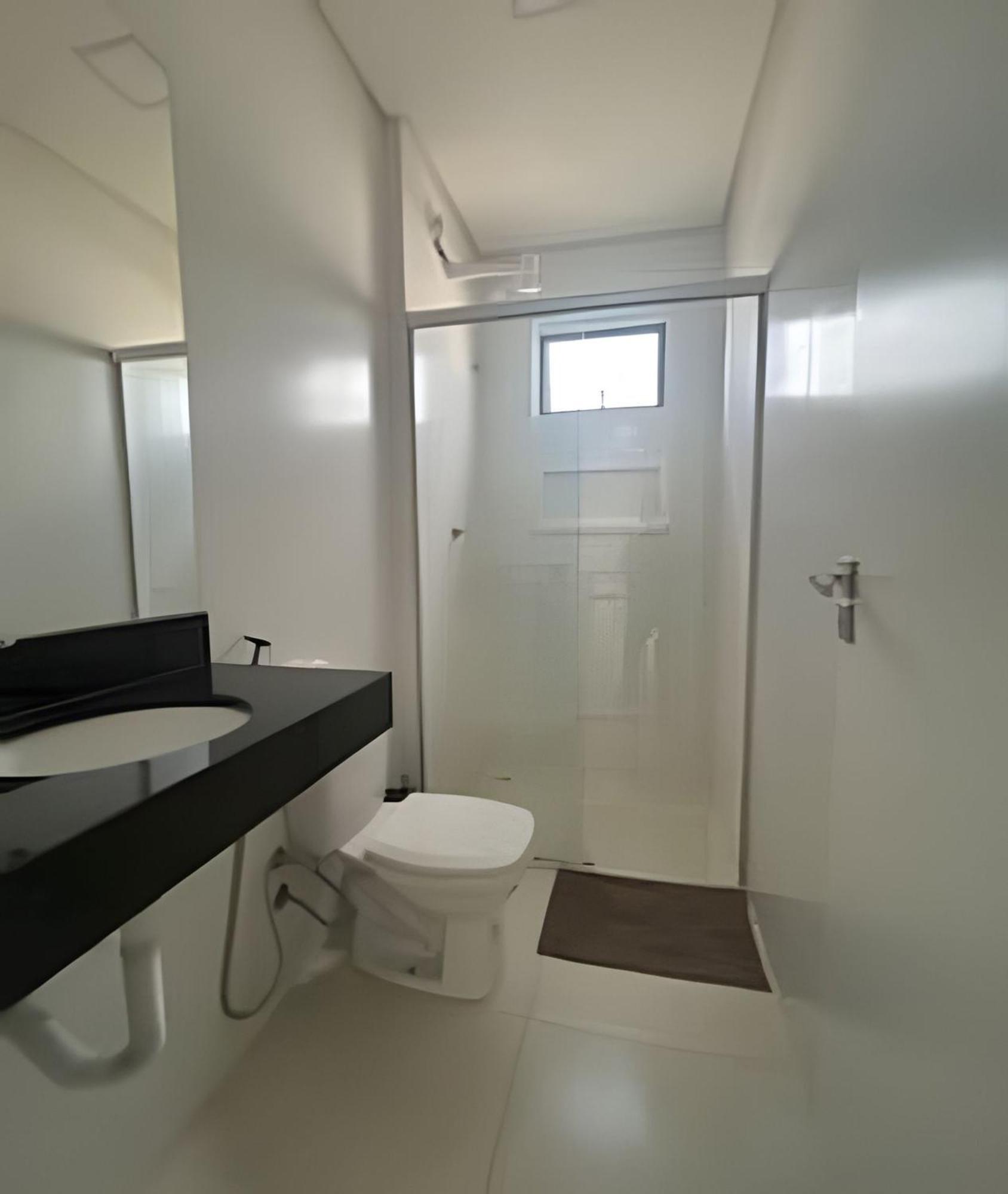 10 Pessoas, 03 Quartos Ar Condicionado E Ventilador, Garagem, Atras Do Hospital Da Unimed * Petrolina